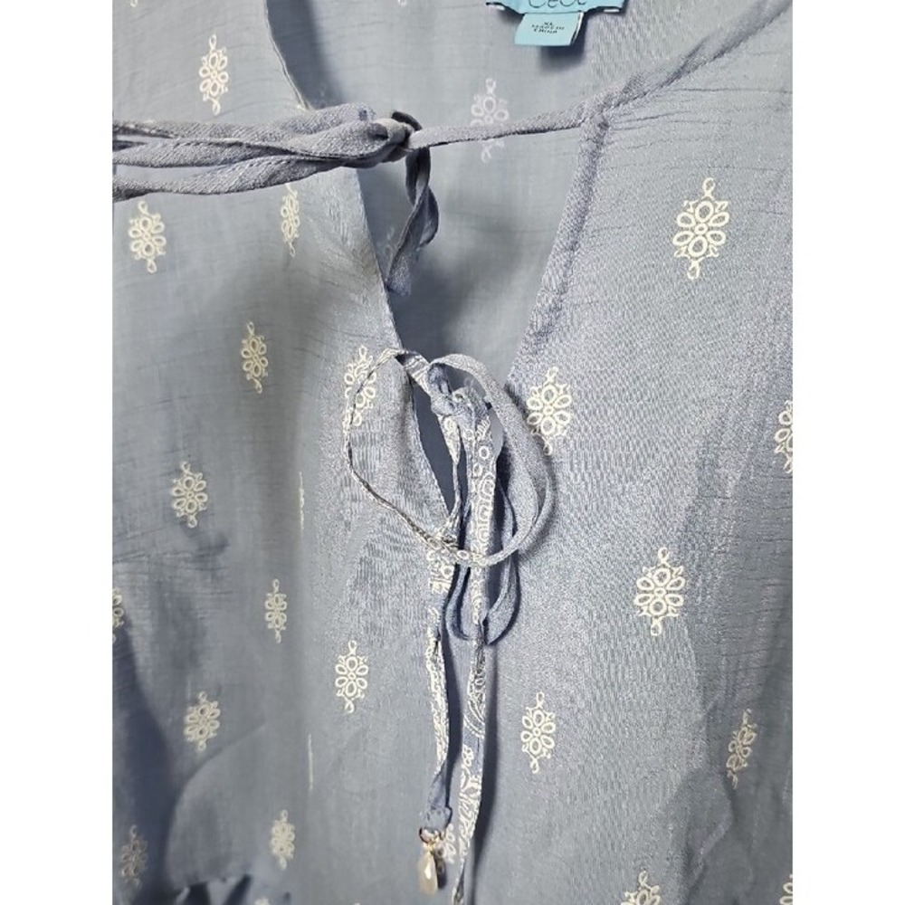 CeCe Blue Embroidered Peplum Blouse XL Short Puff Sleeve Tie Neck Pearl Bead - Picture 4 of 9